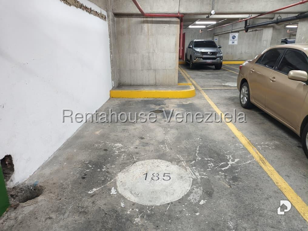Local comercial en Prados del Este, Caracas – 12