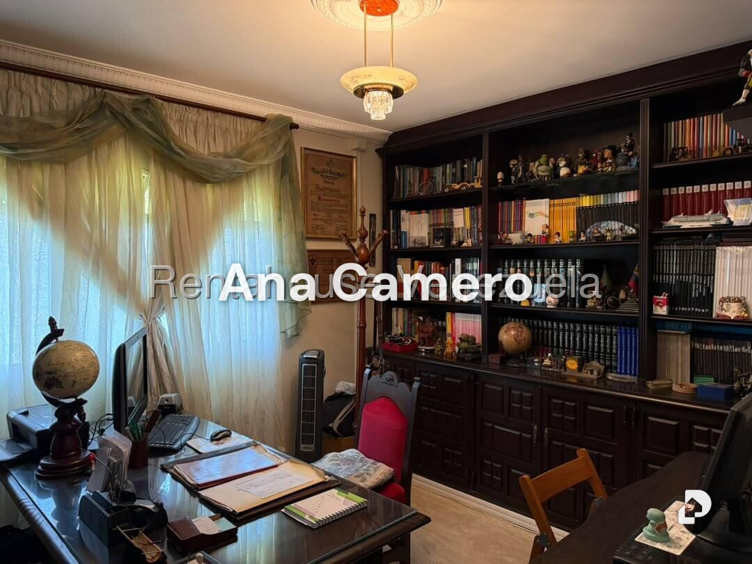 Casa en Santa Paula, Caracas – 25