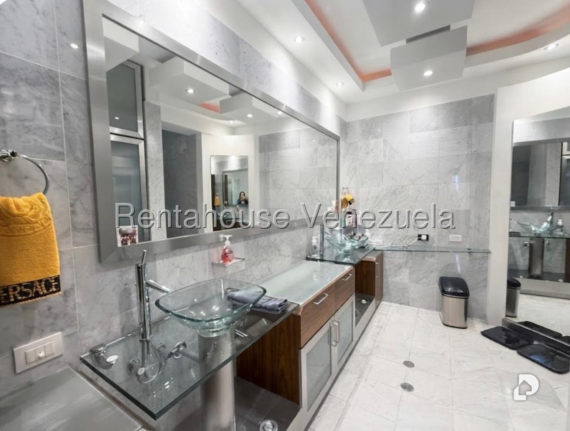 Apartamento en Lomas de La Lagunita, Caracas – 11