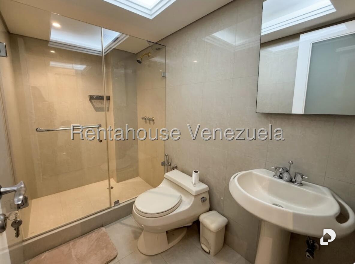 Apartamento en Lomas de La Lagunita, Caracas – 19