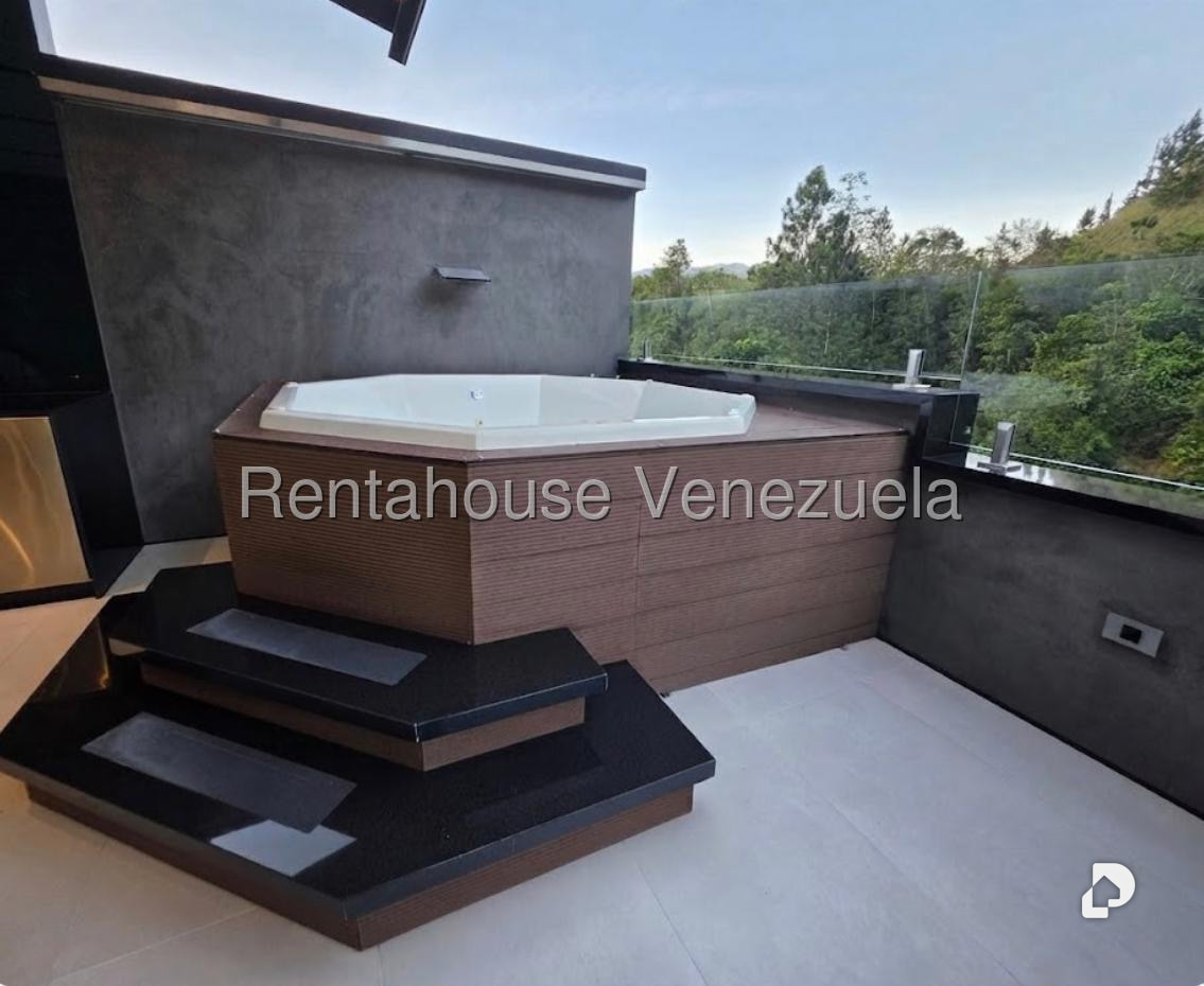 Apartamento en Lomas de La Lagunita, Caracas – 25