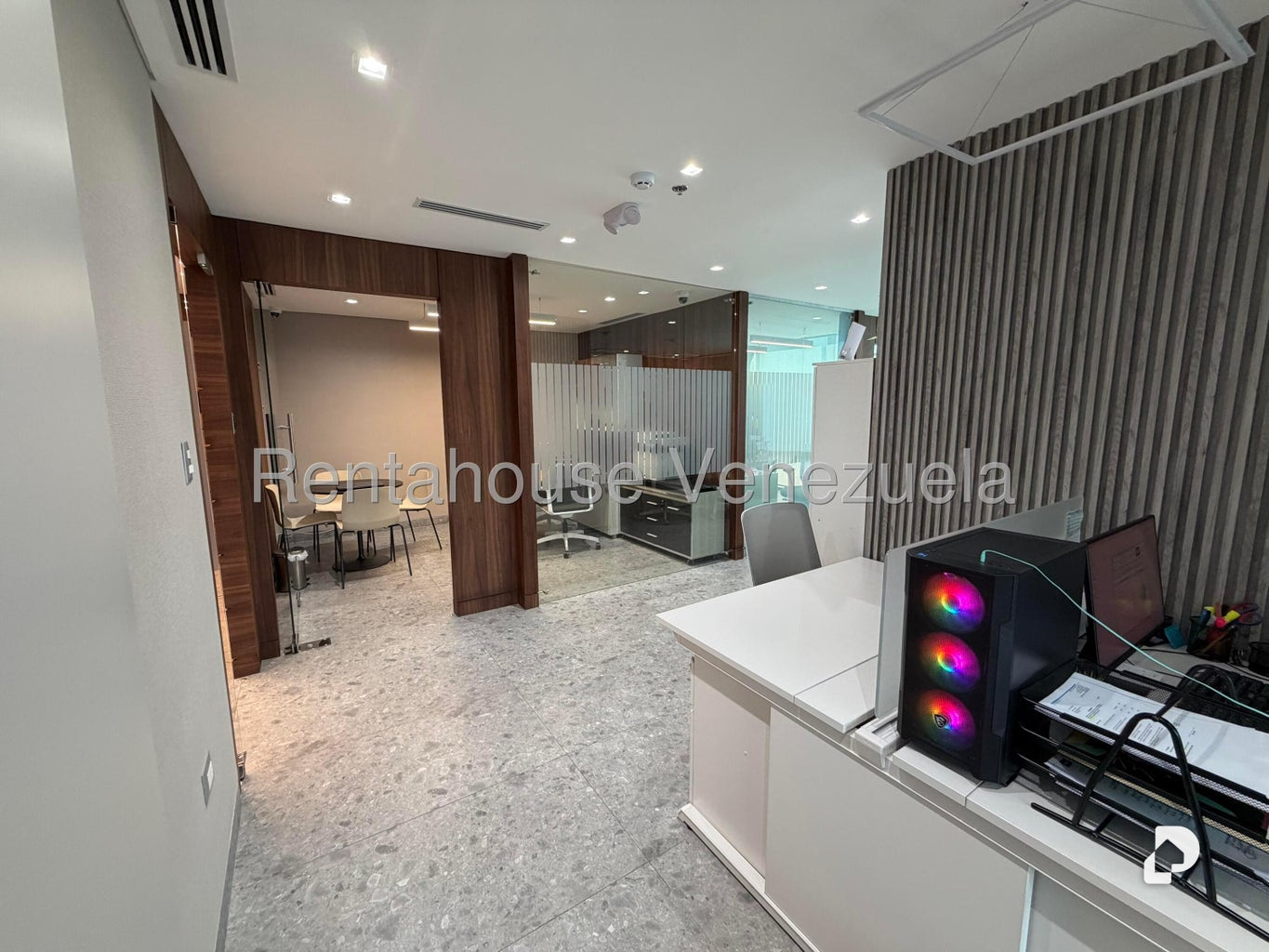 Oficina en Las Mercedes, Caracas – 11