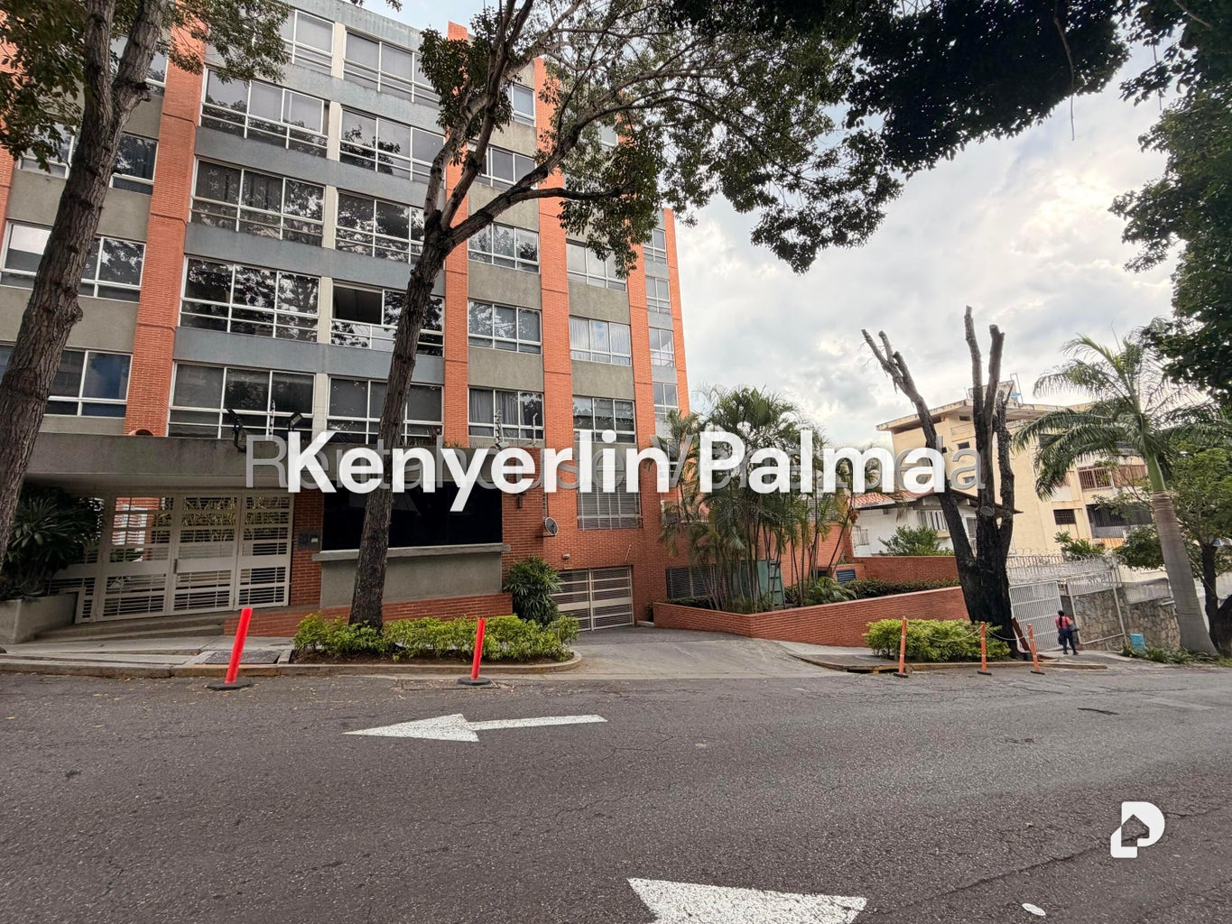 Apartamento en Lomas de Las Mercedes, Caracas – 1