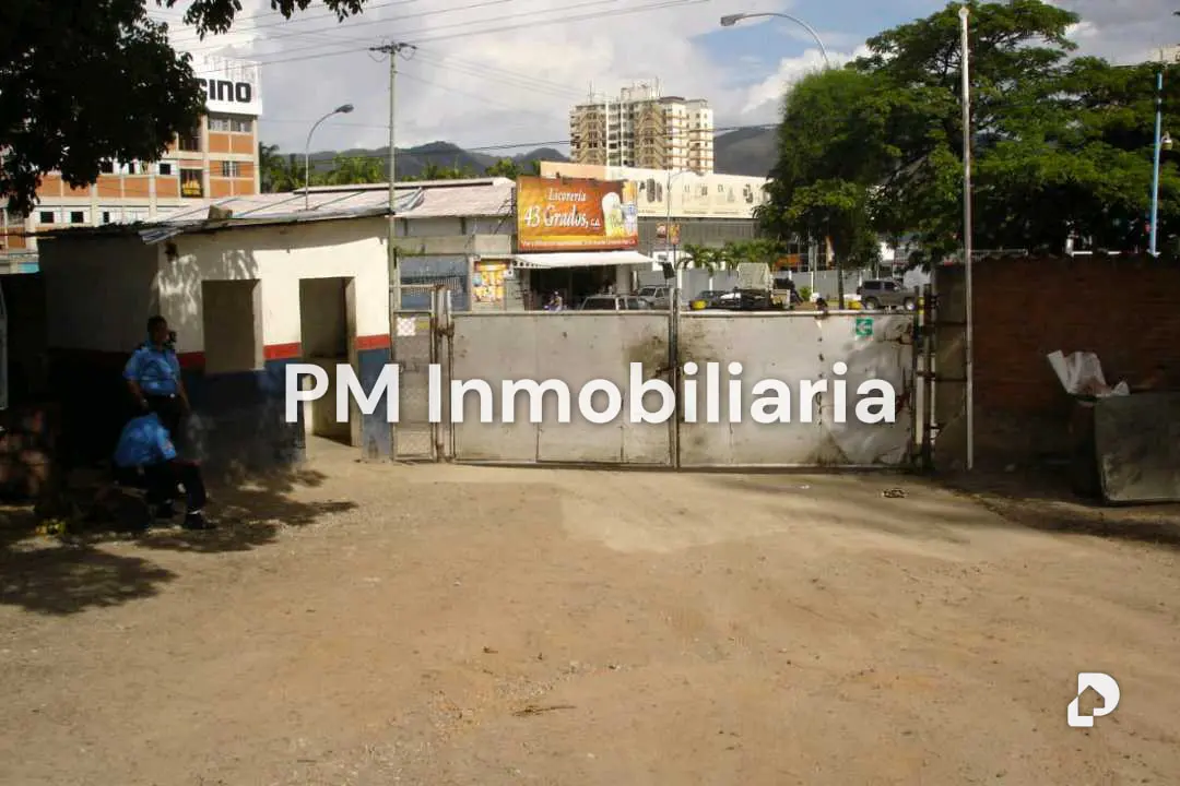 Land in Los Naranjos, Guarenas – 1