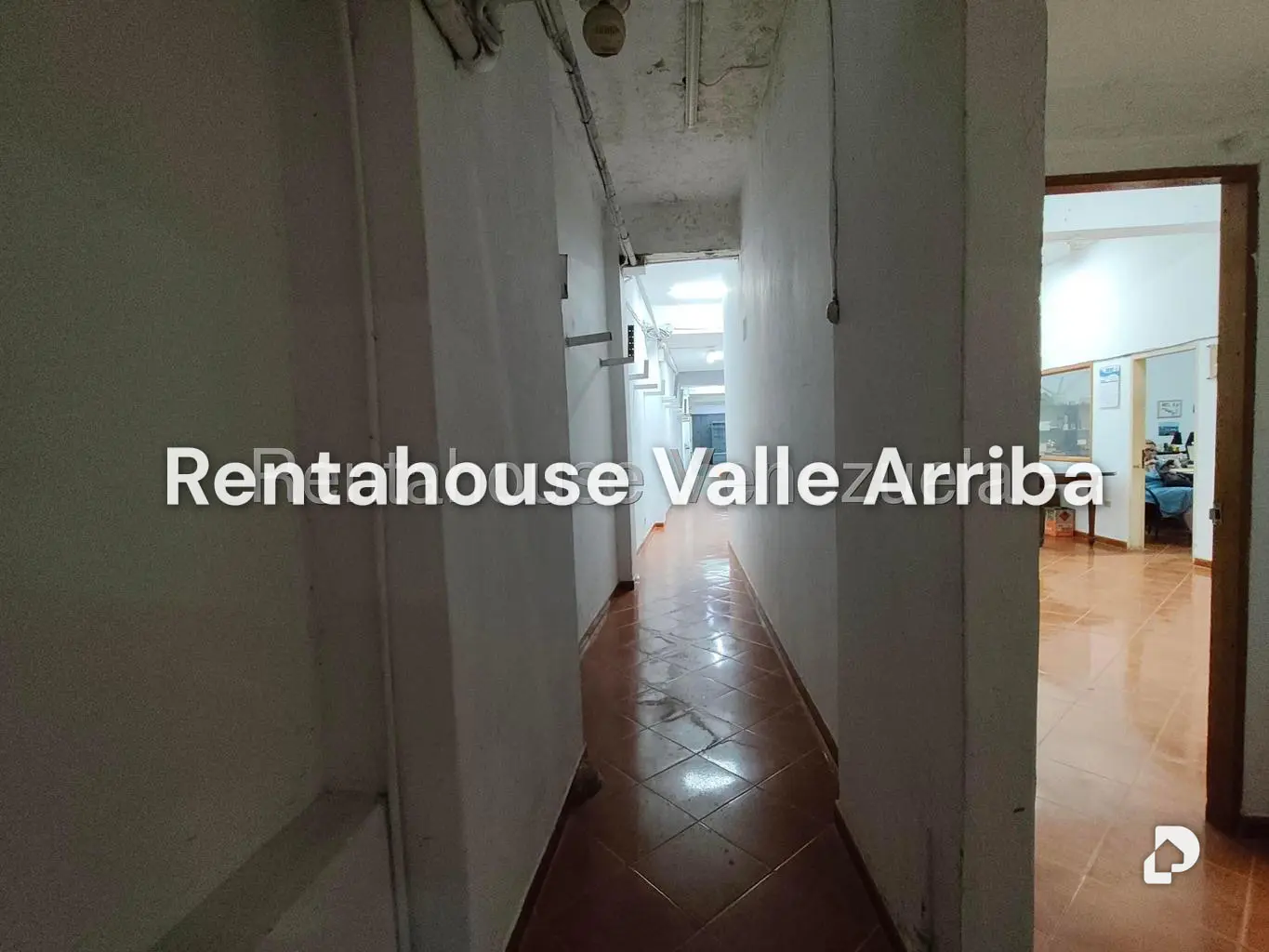Local comercial en Parroquia La Candelaria, Caracas – 18