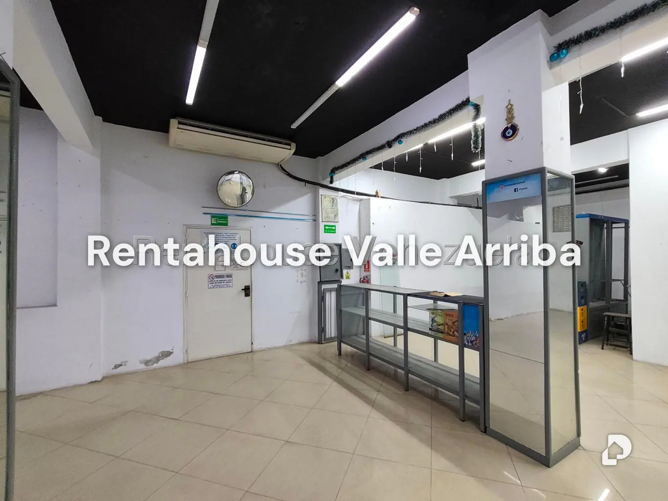 Local comercial en Parroquia La Candelaria, Caracas – 5