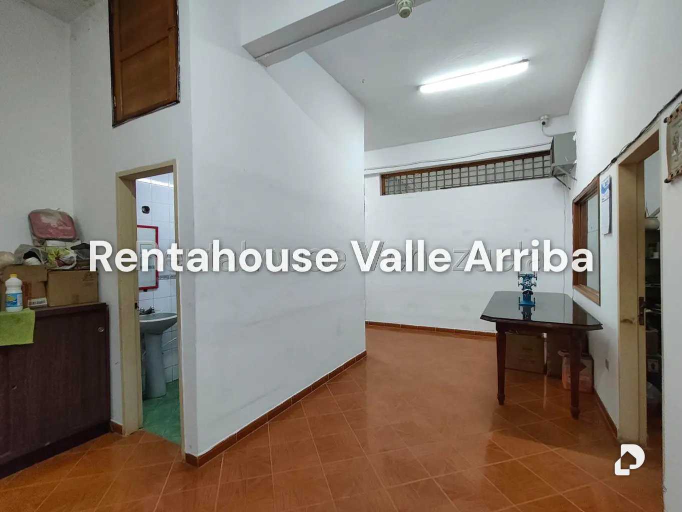 Local comercial en Parroquia La Candelaria, Caracas – 16