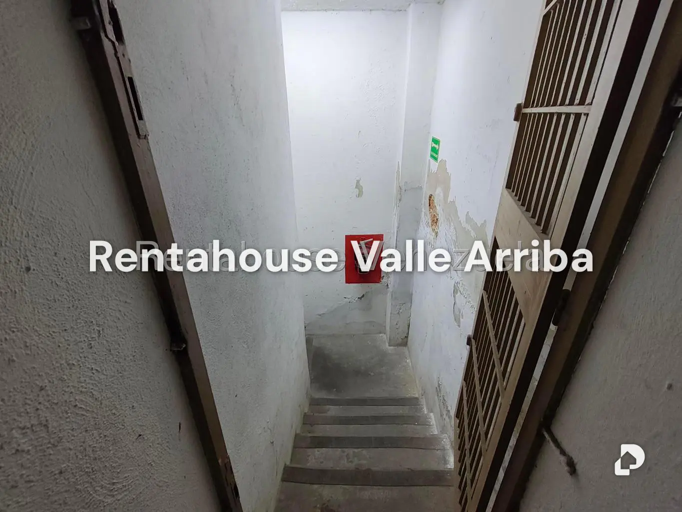 Local comercial en Parroquia La Candelaria, Caracas – 22