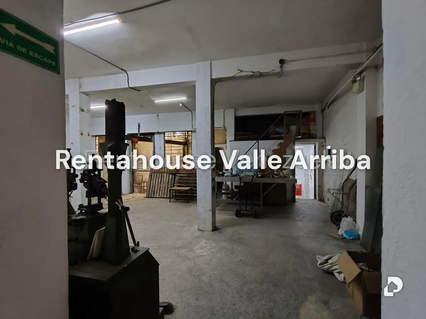 Local comercial en Parroquia La Candelaria, Caracas – 19