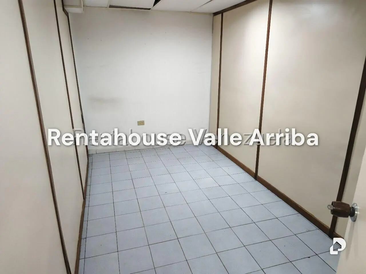 Local comercial en Propatria, Caracas – 12