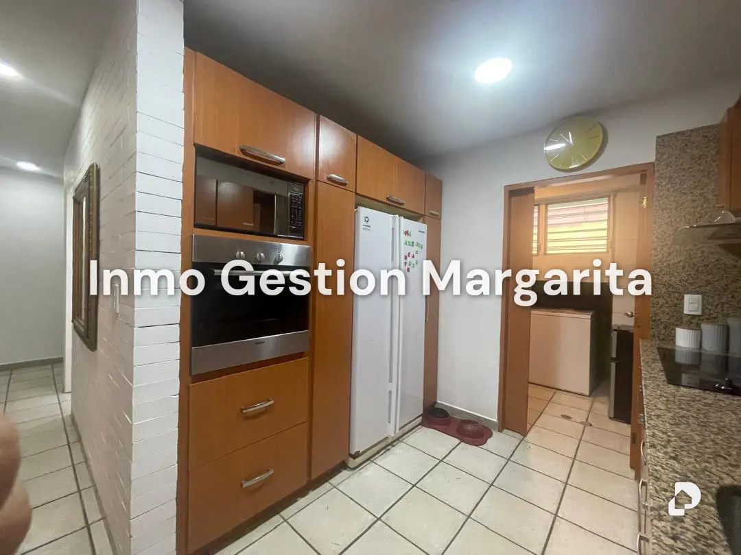 Apartamento en Urbanización La Arboleda, Porlamar – 13