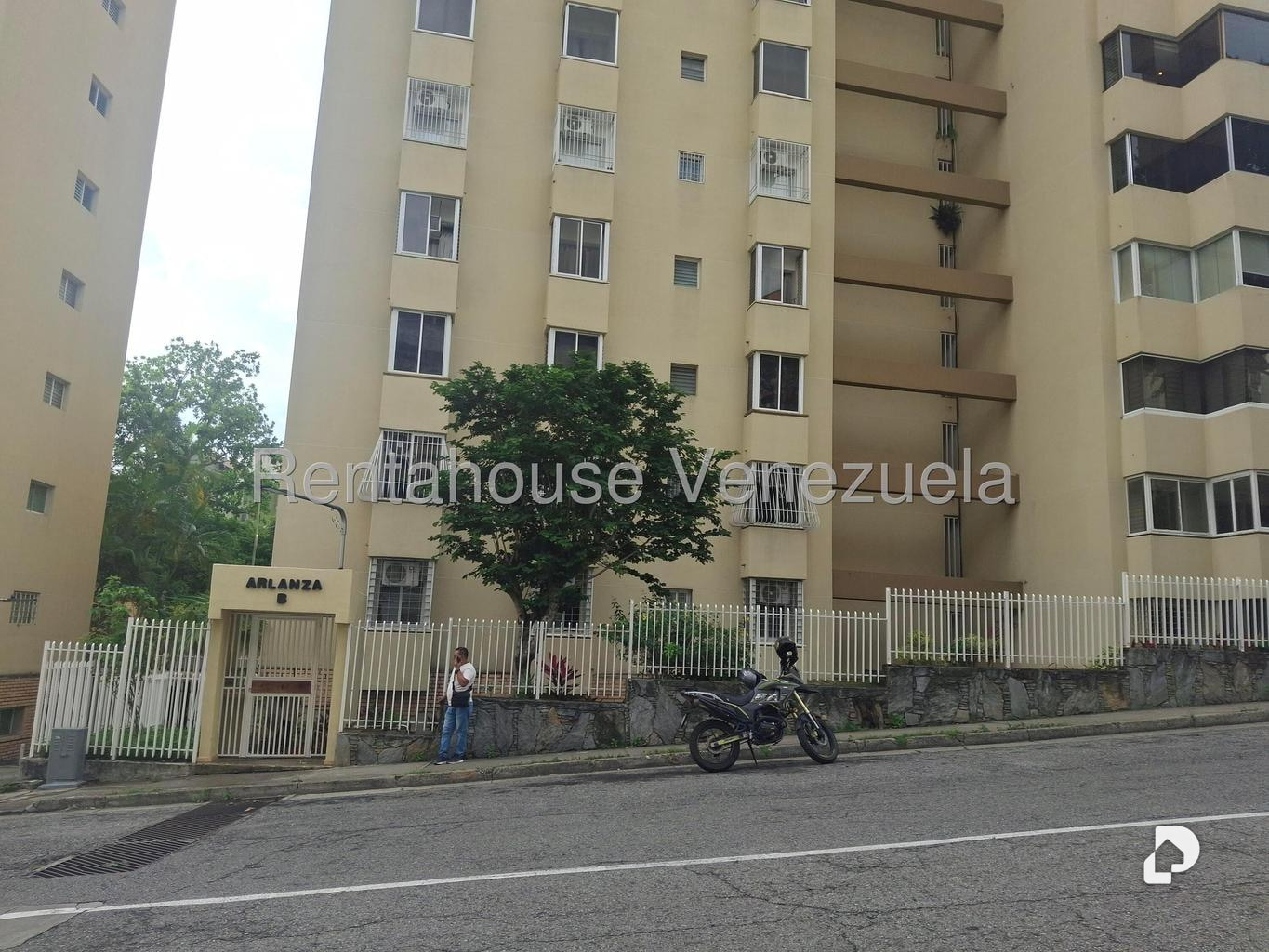 Apartamento en Santa Rosa de Lima, Caracas – 1