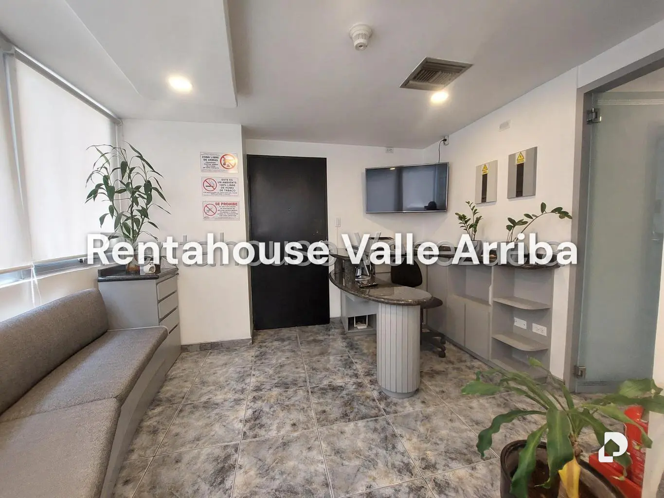 Local comercial en San Bernardino, Caracas – 24
