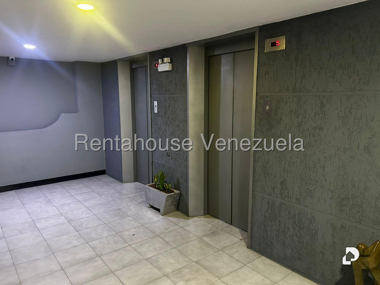 Apartamento en Terrazas del Ávila, Caracas – 24