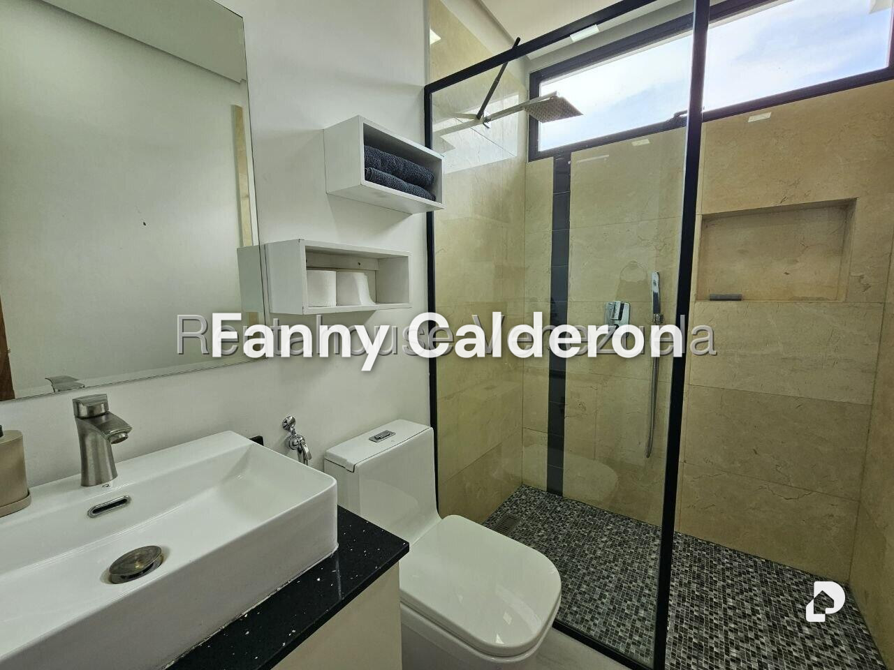 Casa en Prados del Este, Caracas – 28