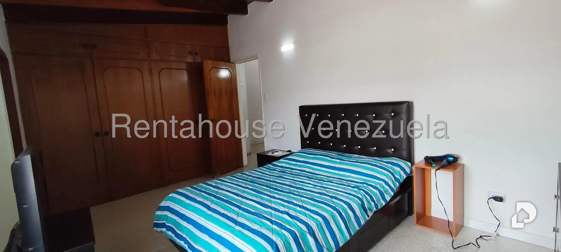 Casa en Alto Prado, Caracas – 18