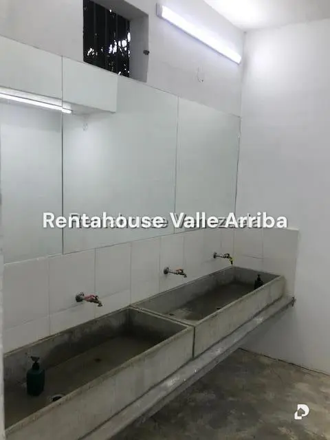Local comercial en Los Chorros, Caracas – 12