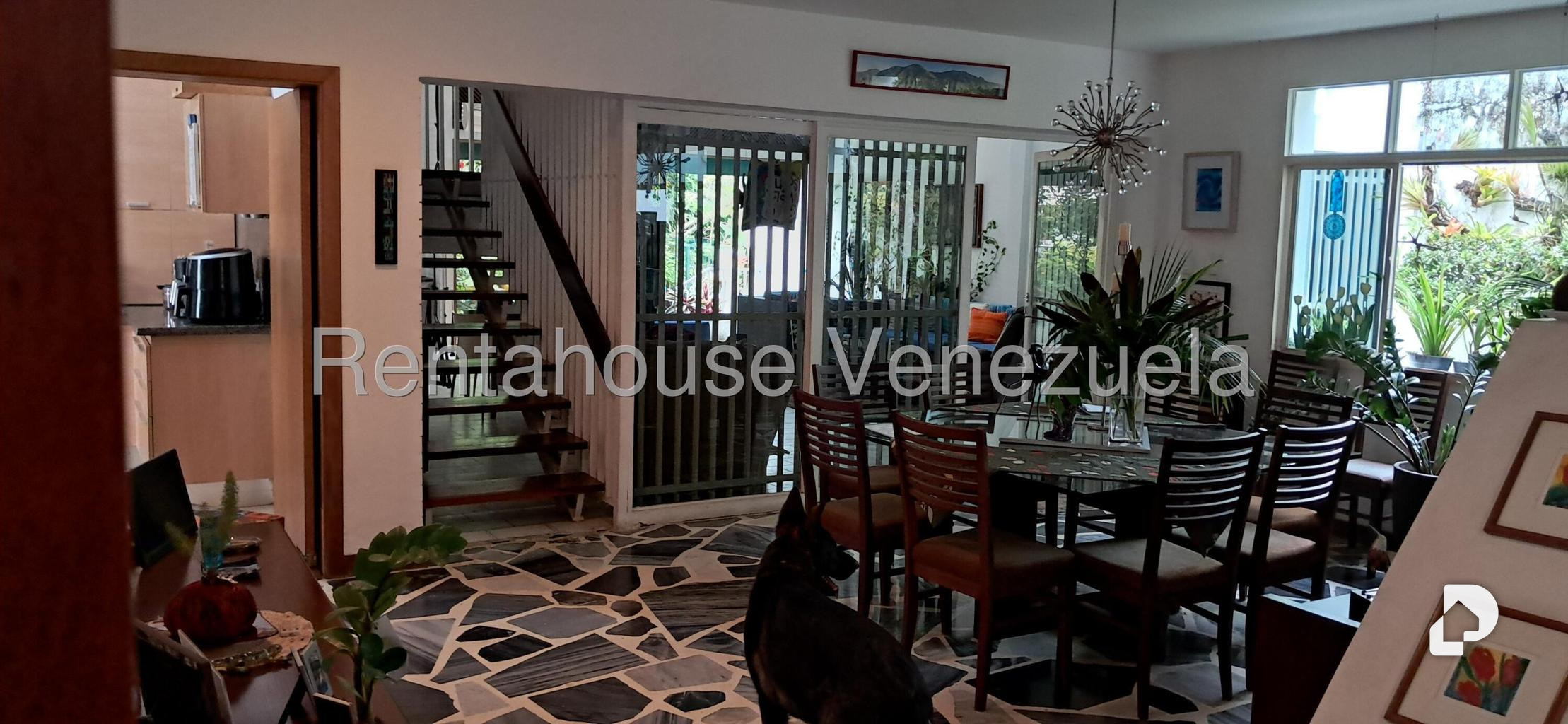 Casa en Altamira, Caracas – 30