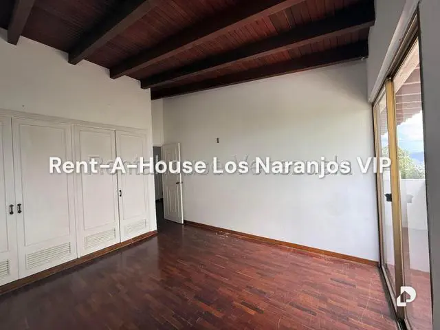 Casa en Alto Prado, Caracas – 13