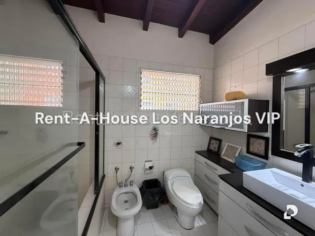 Casa en Alto Prado, Caracas – 11