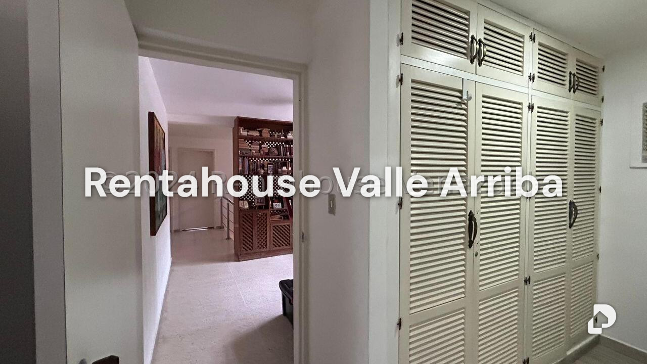 Casa en Cumbres de Curumo, Caracas – 22