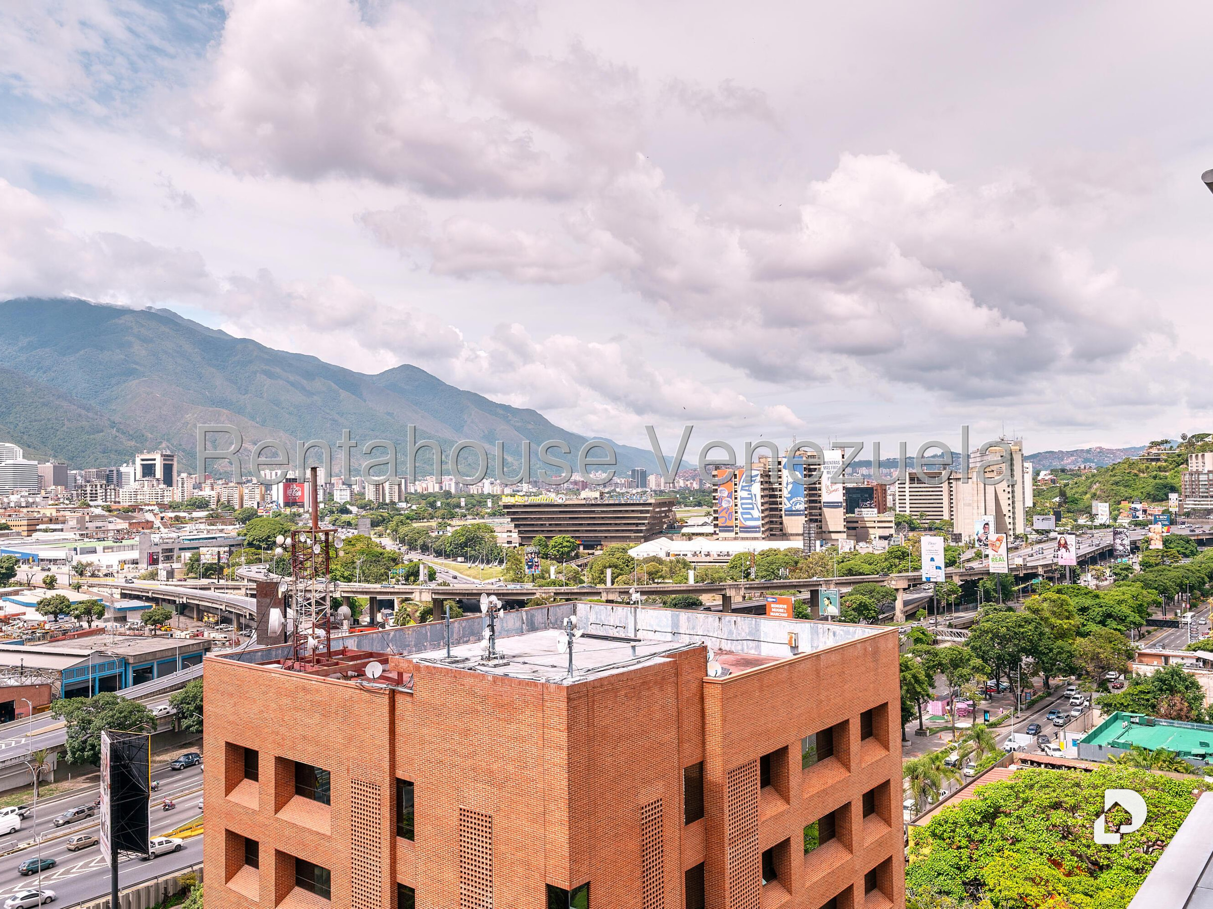 Oficina en Las Mercedes, Caracas – 10