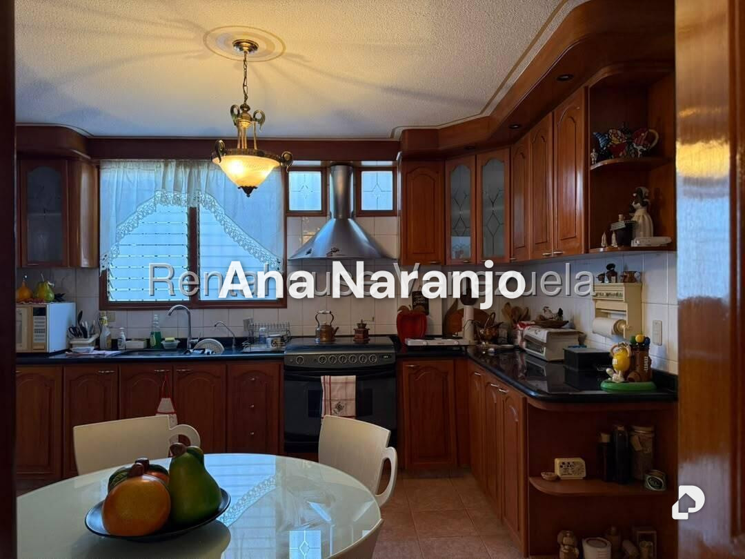 Casa en Santa Paula, Caracas – 28