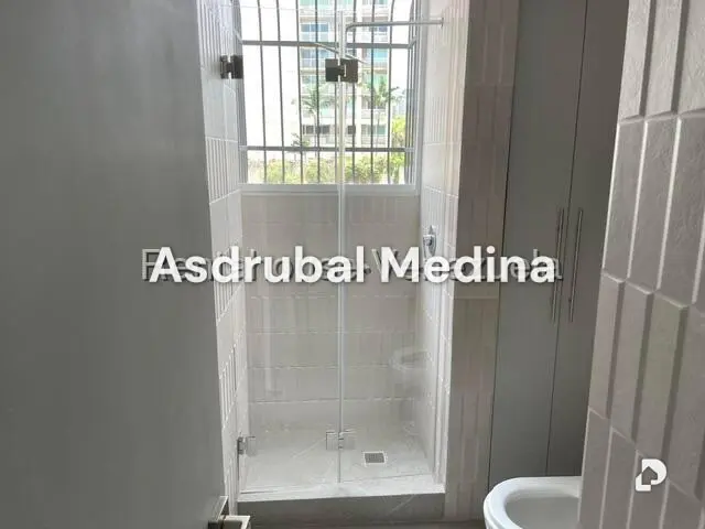 Apartamento en Los Palos Grandes, Caracas – 12