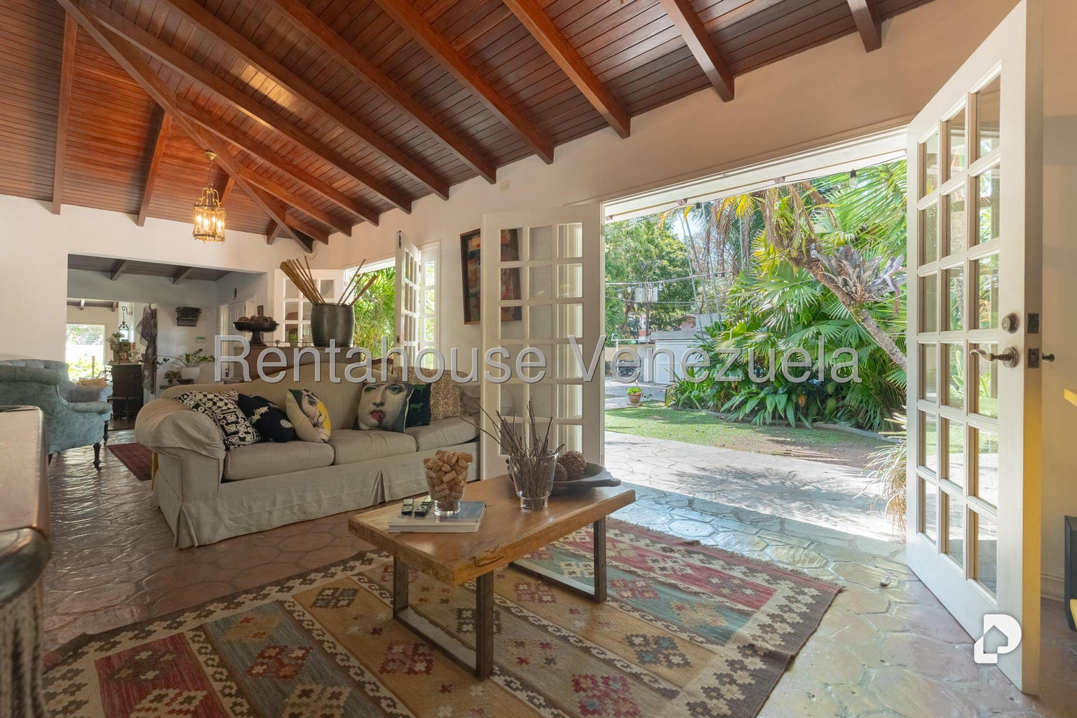 Casa en Los Geranios, Caracas – 25