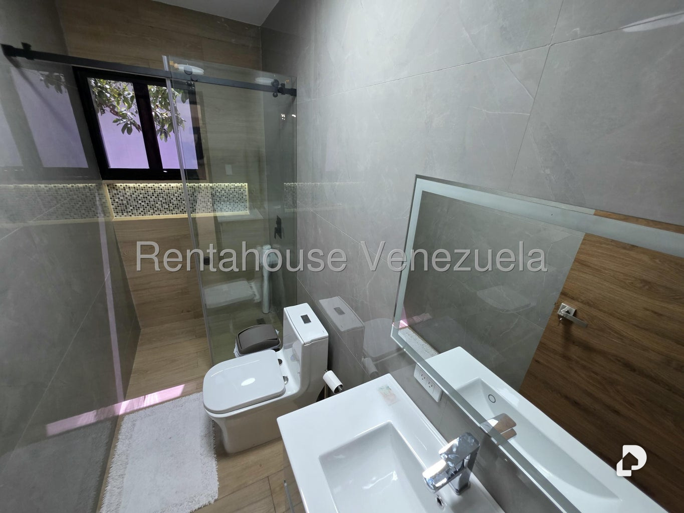 Casa en Los Naranjos (del Cafetal), Caracas – 17