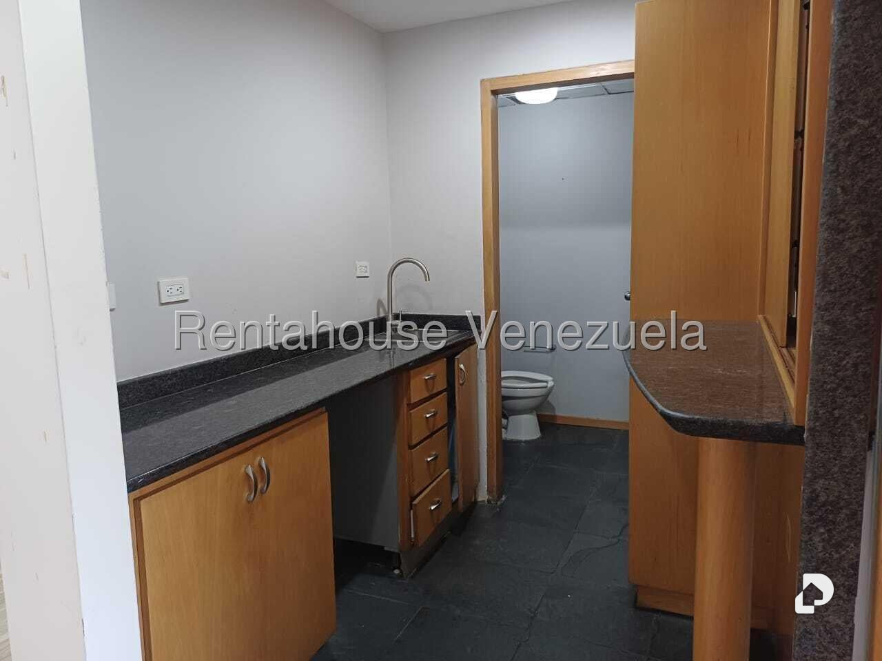 Local comercial en Las Mercedes, Caracas – 12