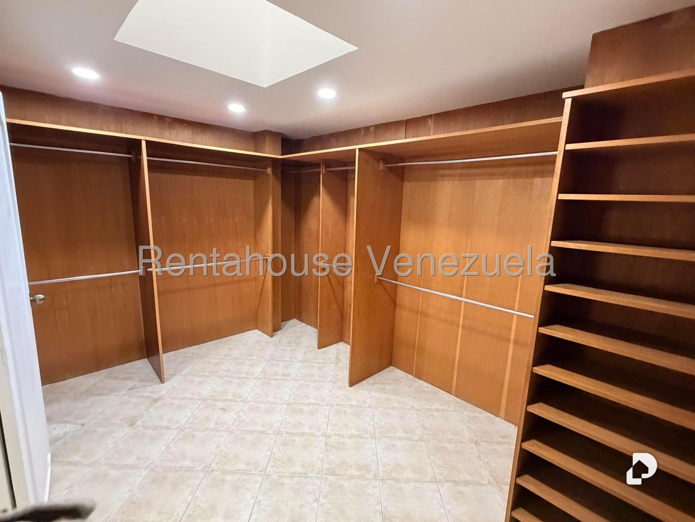 Penthouse en Las Esmeraldas, Caracas