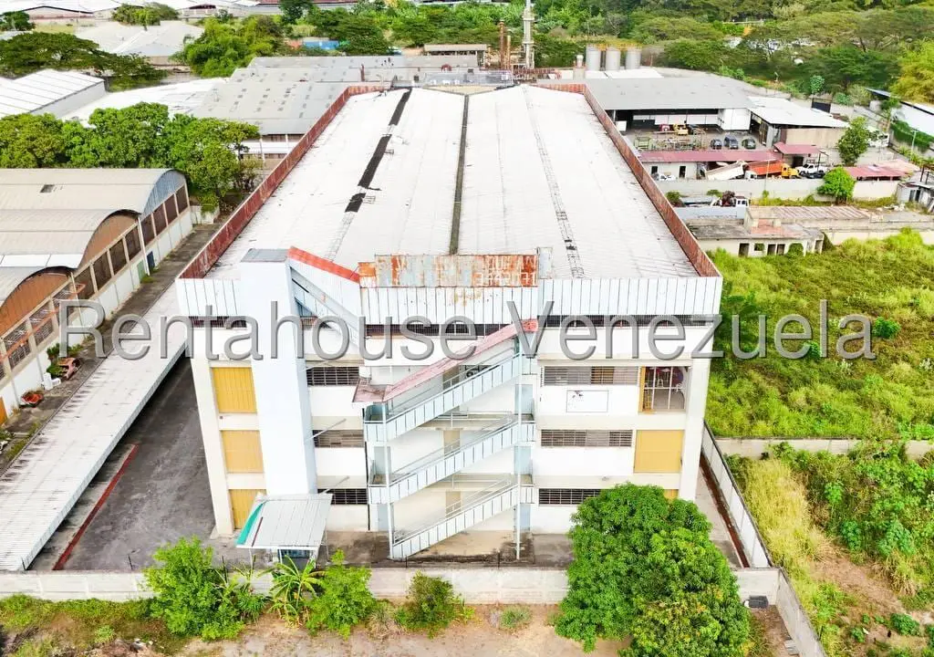 Warehouse in Guatire - 1