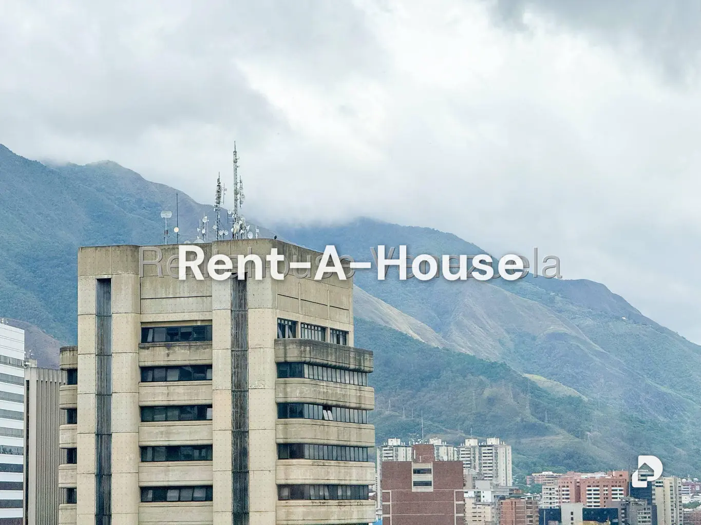 Oficina en La Castellana, Caracas – 17