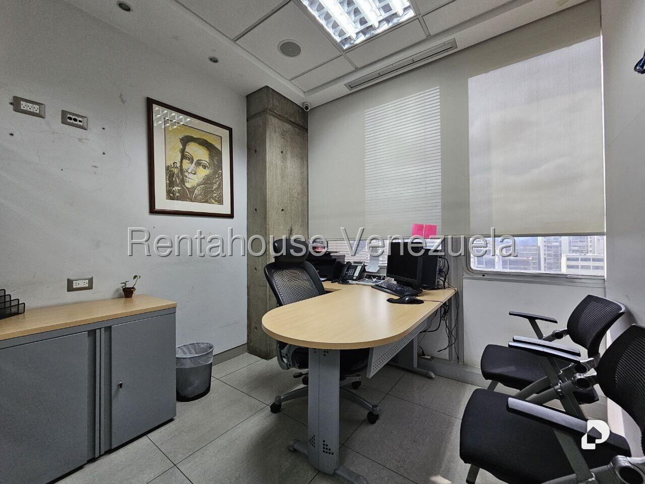 Oficina en Parroquia La Candelaria, Caracas – 26