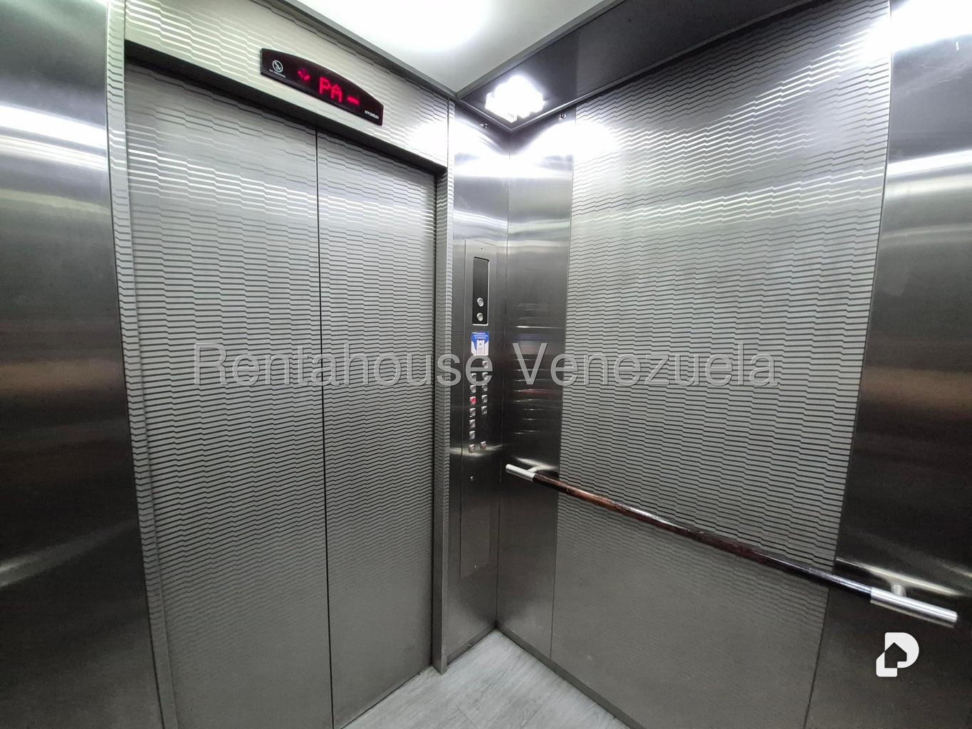 Oficina en Prados del Este, Caracas – 25