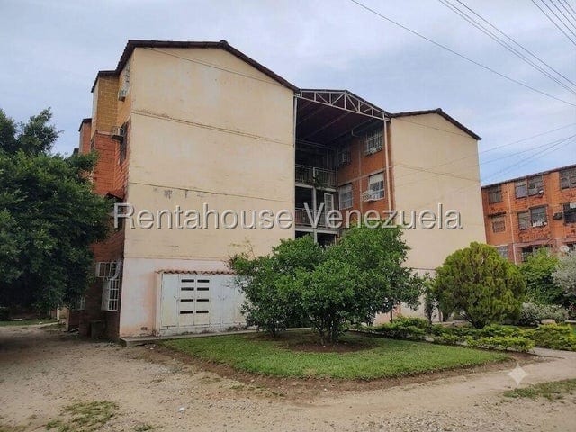 Apartamento en Los Samanes, Maracay - 1