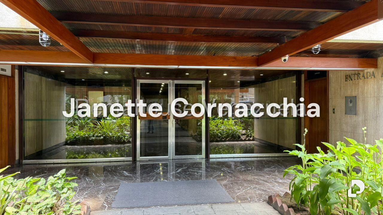 Apartamento en Campo Alegre, Caracas – 2