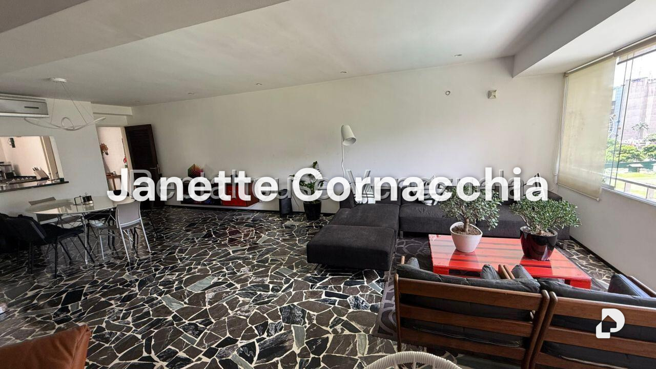 Apartamento en Campo Alegre, Caracas – 11