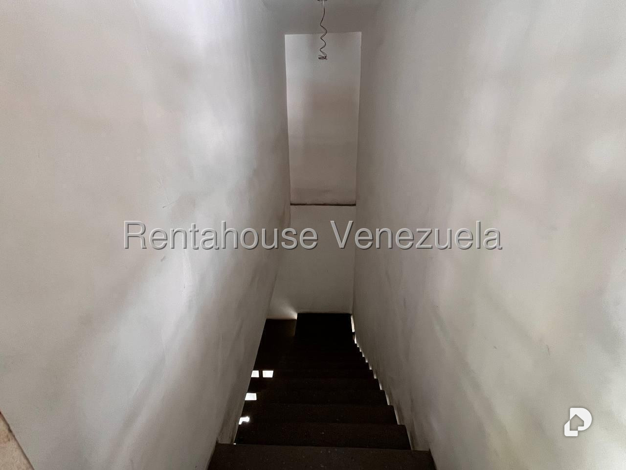 Casa en Altamira, Caracas – 16