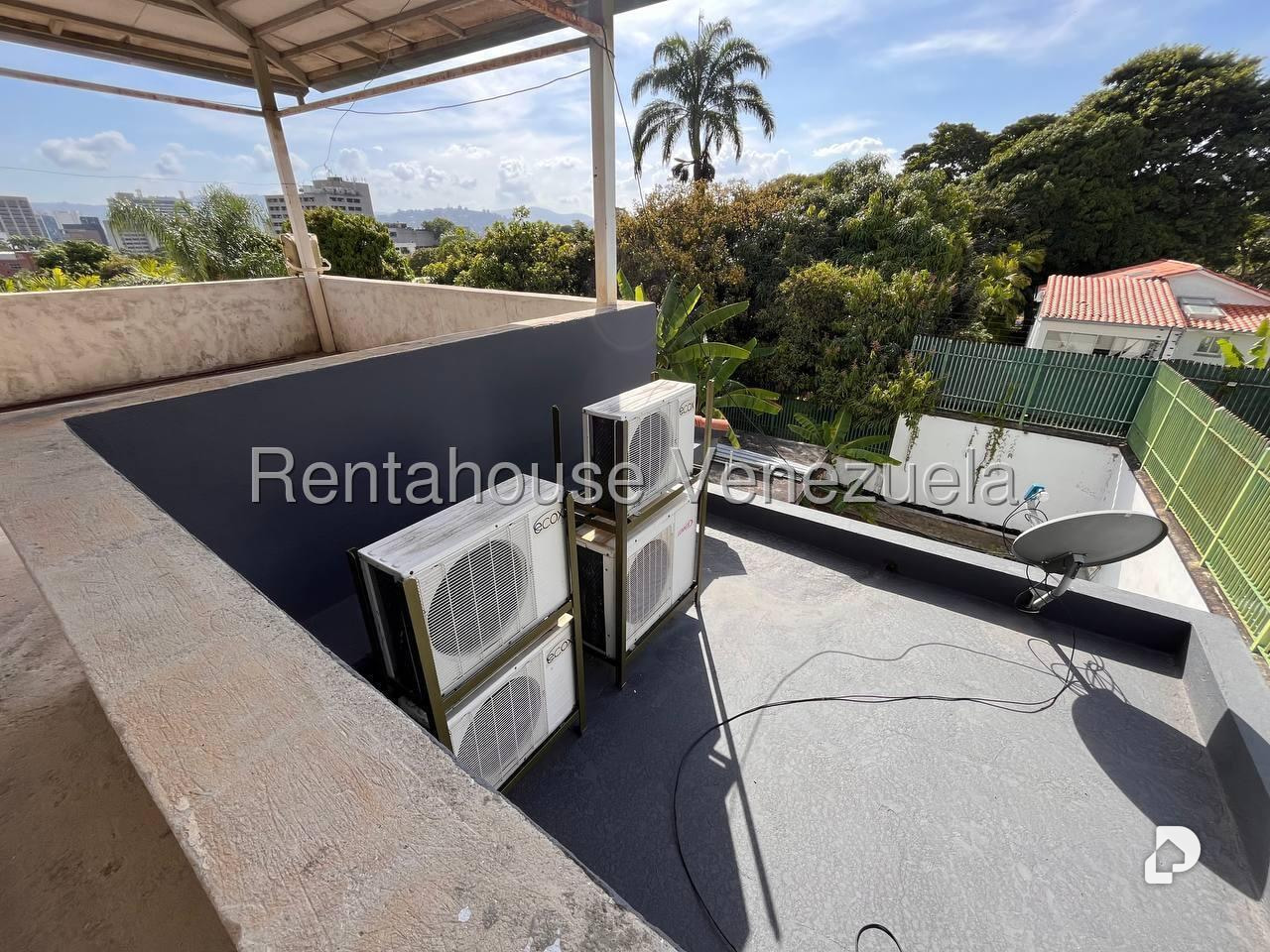 Casa en Altamira, Caracas – 24