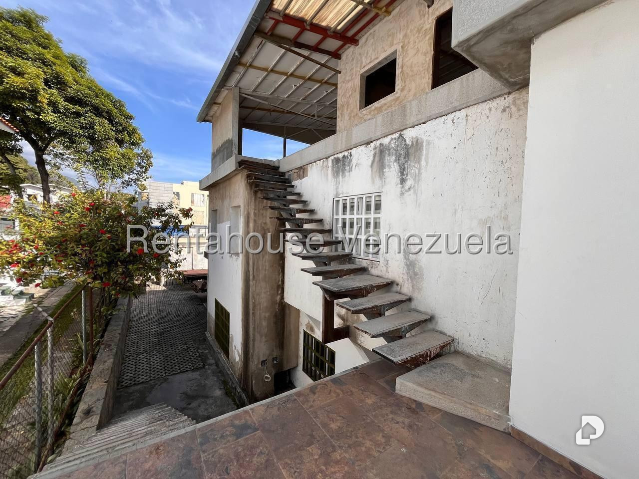 Casa en Altamira, Caracas – 15