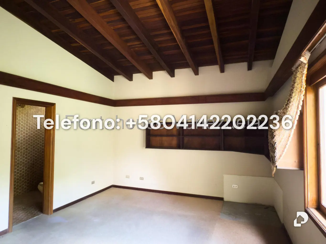 Casa en Oripoto, Caracas – 28