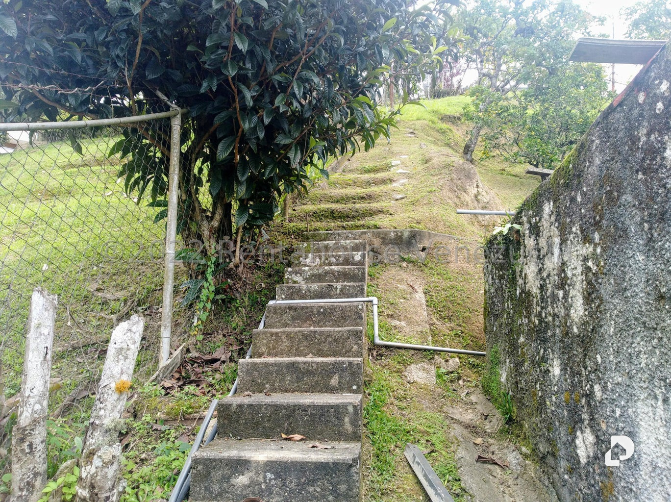 Casa en Oripoto, Caracas – 25