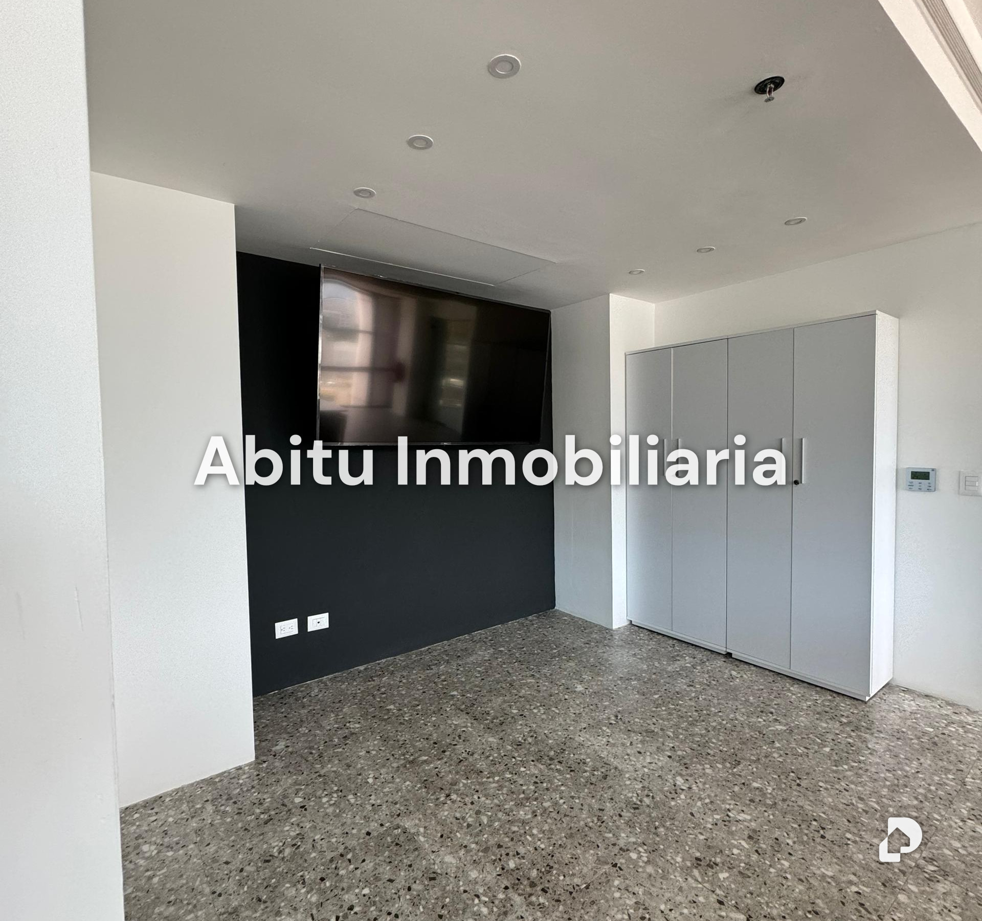Oficina en Las Mercedes, Caracas – 13