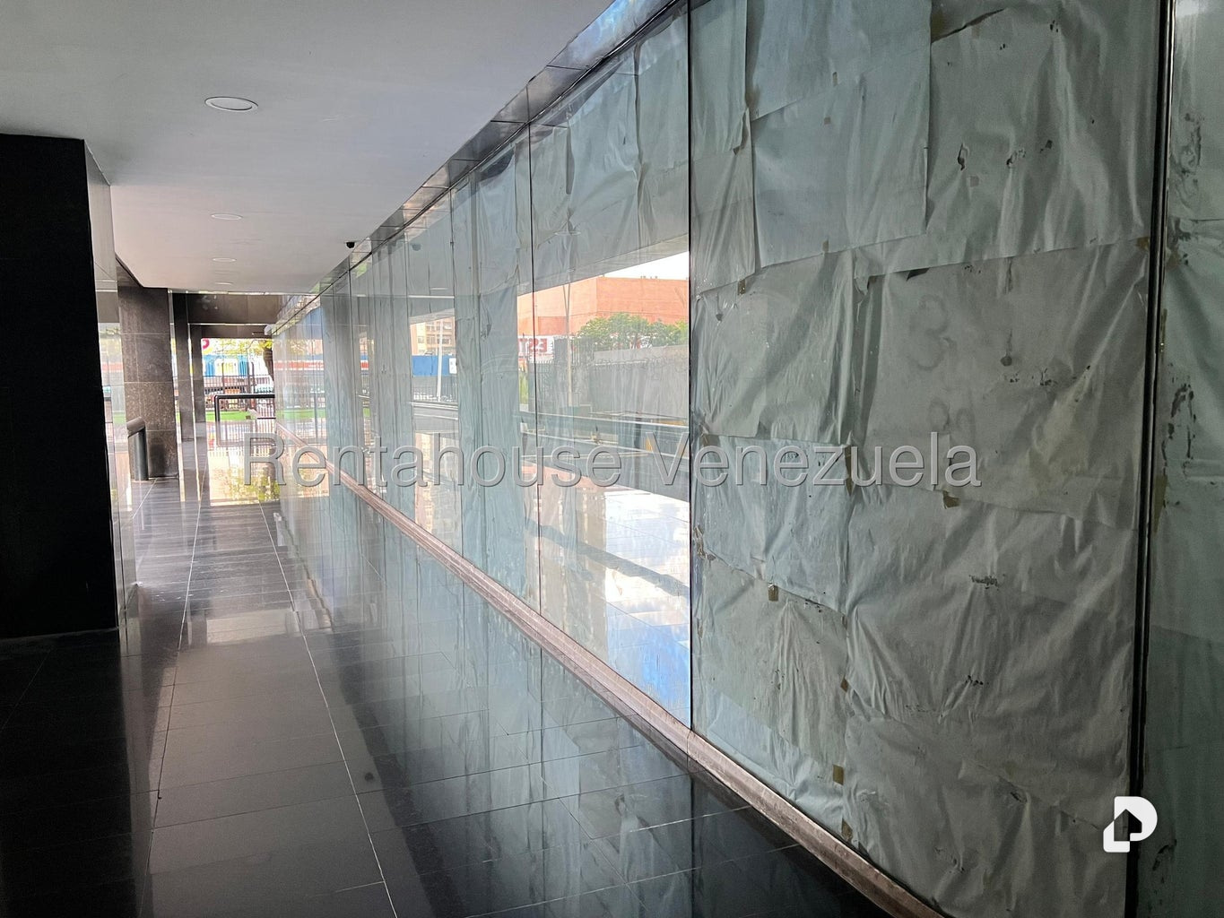 Local comercial en La California Norte, Caracas – 13