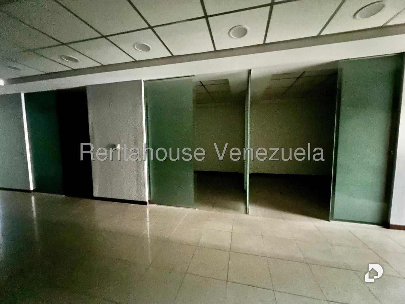 Local comercial en La California Norte, Caracas – 11