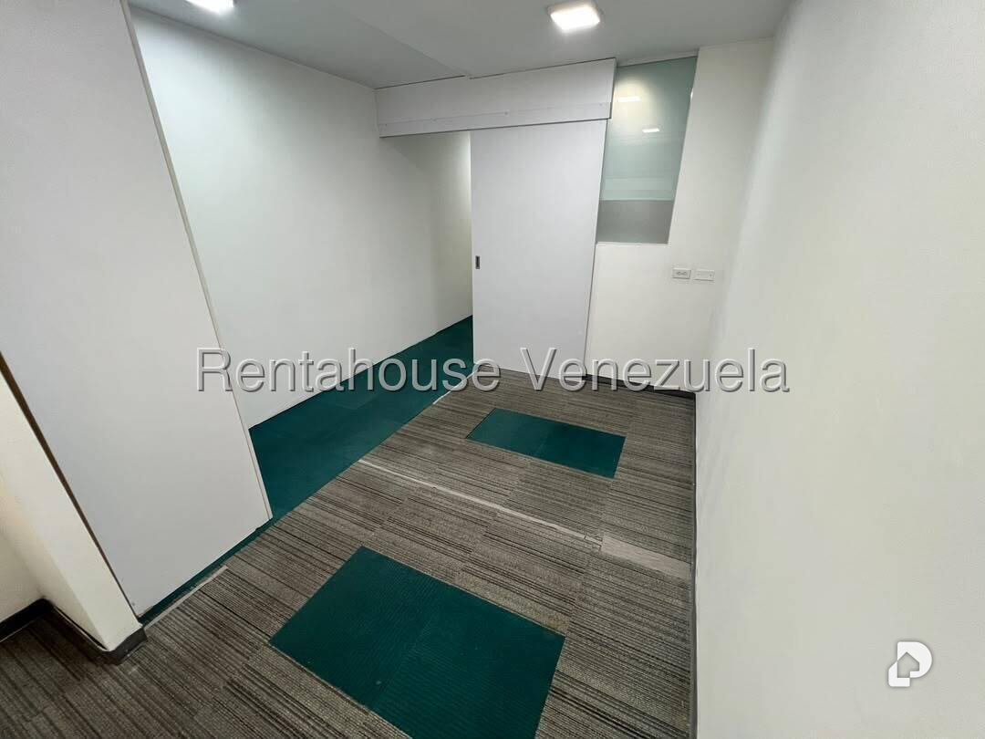 Oficina en El Recreo, Caracas – 11