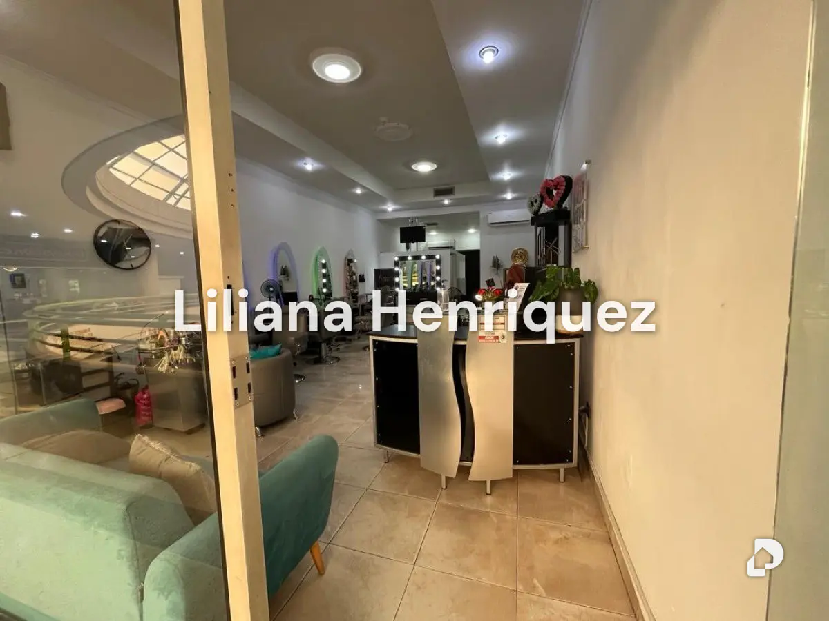 Local comercial en Parroquia Urbana San José, Valencia – 2
