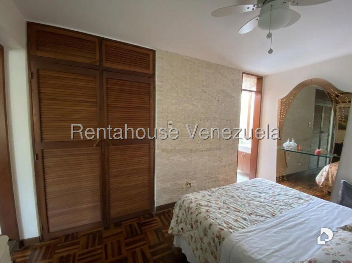Casa en Lomas De La Trinidad, Caracas – 24